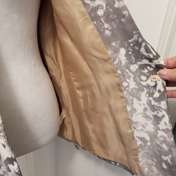 Truth And Pride Animal Print Silk Blazer Size Medium, Stylish, Business Casual - Picture 7 of 12